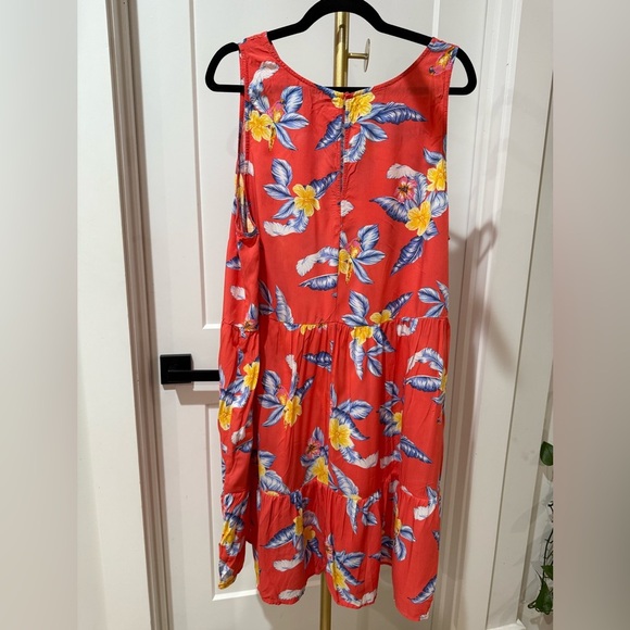 Old Navy Size XXL Sleeveless Tiered Swing Floral Midi Dress - Red and Blue - Picture 4 of 8